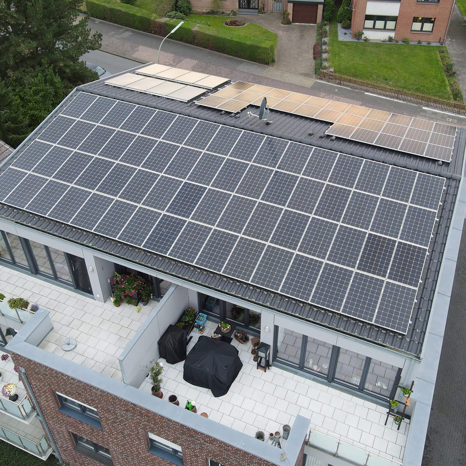 7yrds-photovoltaic-mehrfamilienhaus-goch-01